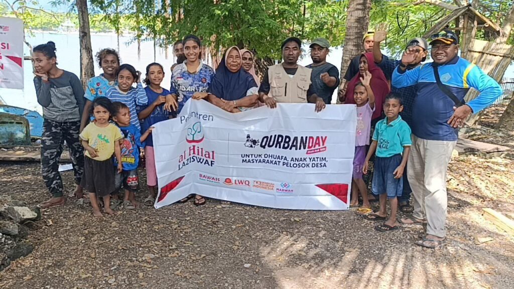 Penyembelihan dan Distribusi Daging Shohibul Qurban LAZISWAF Pesantren Al Hilal untuk Saudara di Wilayah Timur Indonesia